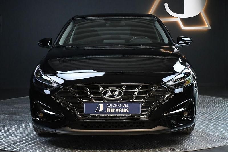Gebraucht Hyundai i30 160 PS (117 kW) 2023 Schwarz Limousine