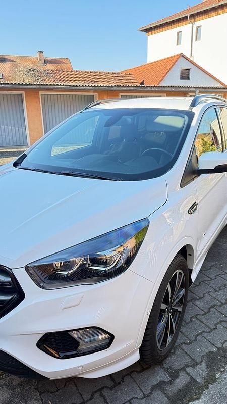 Gebraucht Ford Kuga ST-Line 180 PS (132 kW) 2019 Weiß SUV