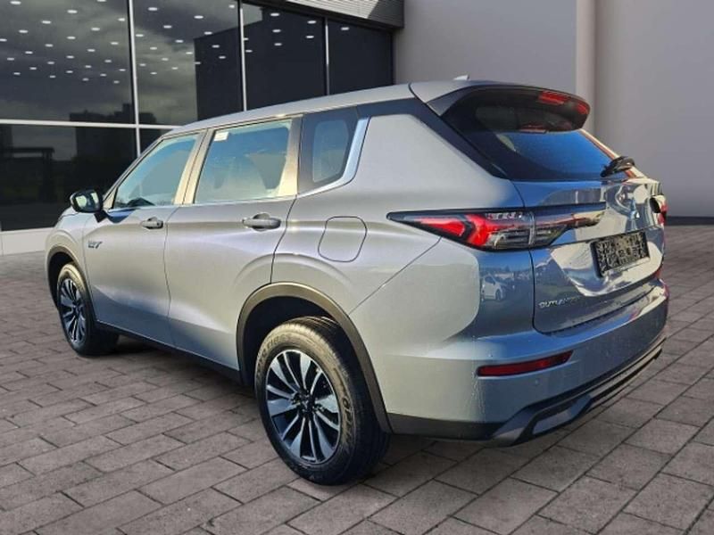 Neu Mitsubishi Outlander P-HEV Basis 306 PS (225 kW) 2026 Grau SUV
