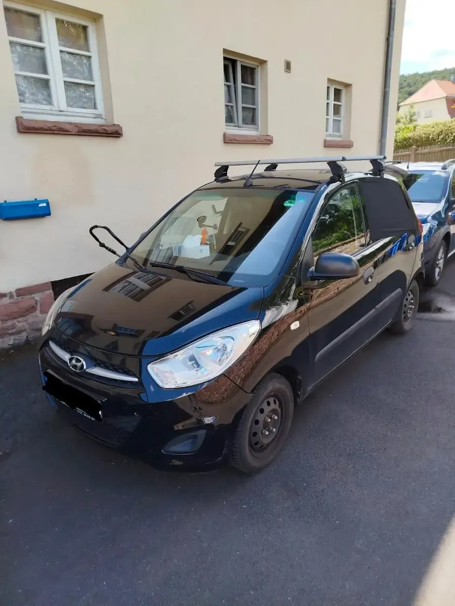 Gebraucht Hyundai i10 69 PS (50 kW) 2012 Schwarz Kleinwagen