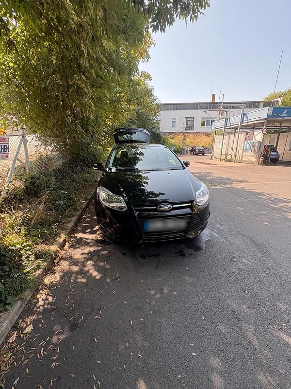 Gebraucht Ford Focus 85 PS (62 kW) 2014 Schwarz Kombi