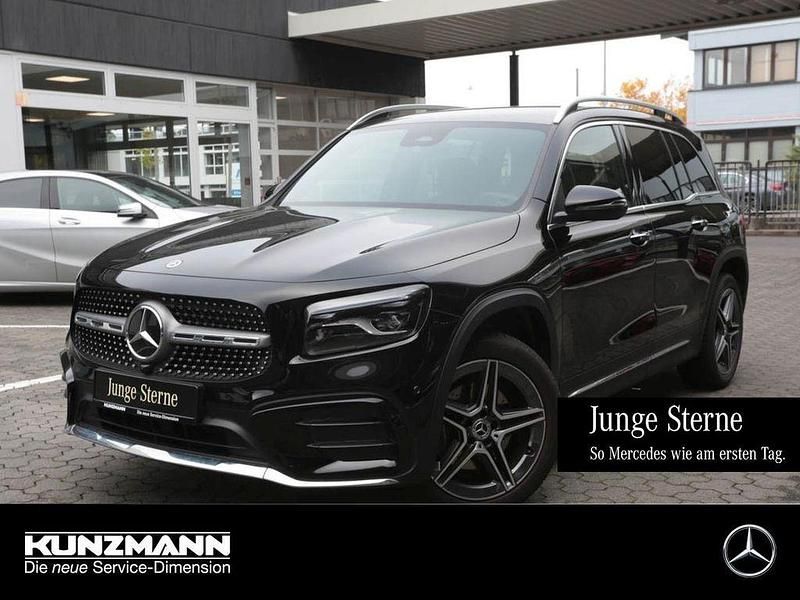 Nachtschwarz Gebraucht 2024 Mercedes GLB200 AMG SUV | 40.160 € (Guter Preis) - Bild 1/4