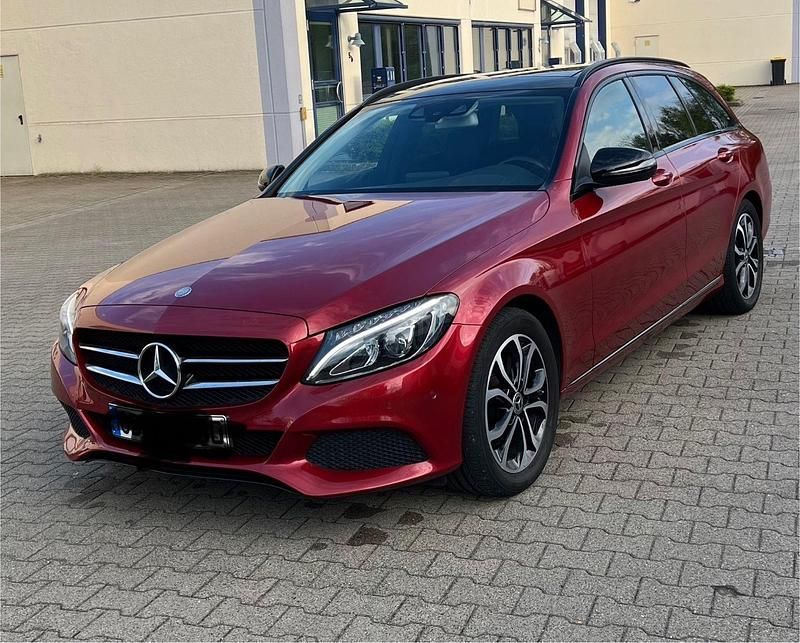 Rot Gebraucht 2016 Mercedes C220 Kombi | 15.999 € (Fairer Preis) - Bild 1/4