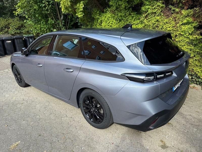 Gebraucht Peugeot 308 Active 110 PS (80 kW) 2022 Grau Kombi