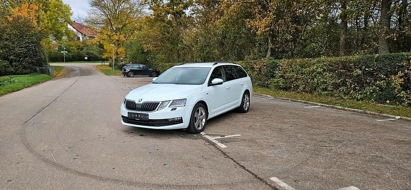 Weiß Gebraucht 2018 Skoda Octavia Kombi | 18.999 € (Teuer) - Bild 1/4