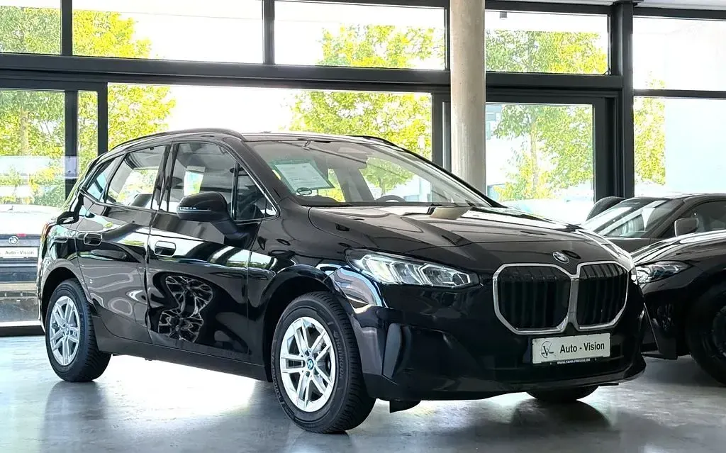 Gebraucht BMW 216 Active Tourer Shadowline 122 PS (89 kW) 2025 Schwarz Van / Kleinbus