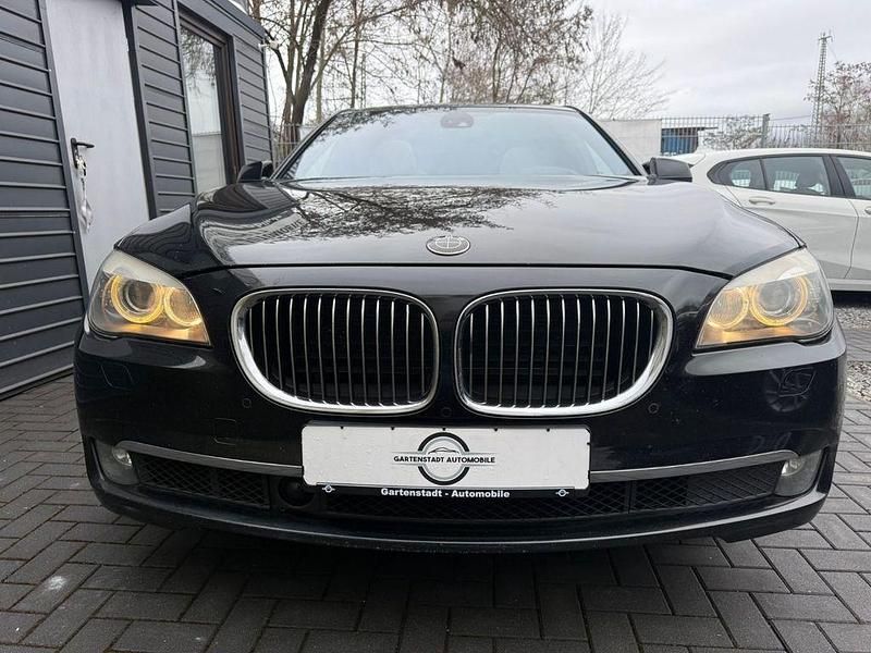 Gebraucht BMW 750 408 PS (300 kW) 2009 Schwarz Limousine