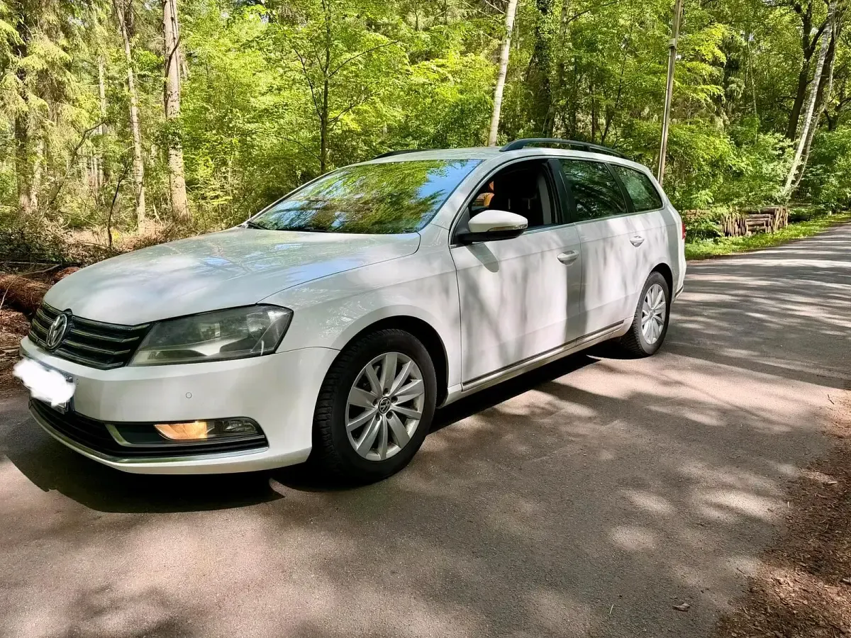 Usata VW Passat 140 CV (102 kW) 2011 Bianco Station wagon