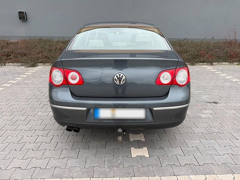 Gebraucht VW Passat Highline 170 PS (125 kW) 2009 Grau Limousine