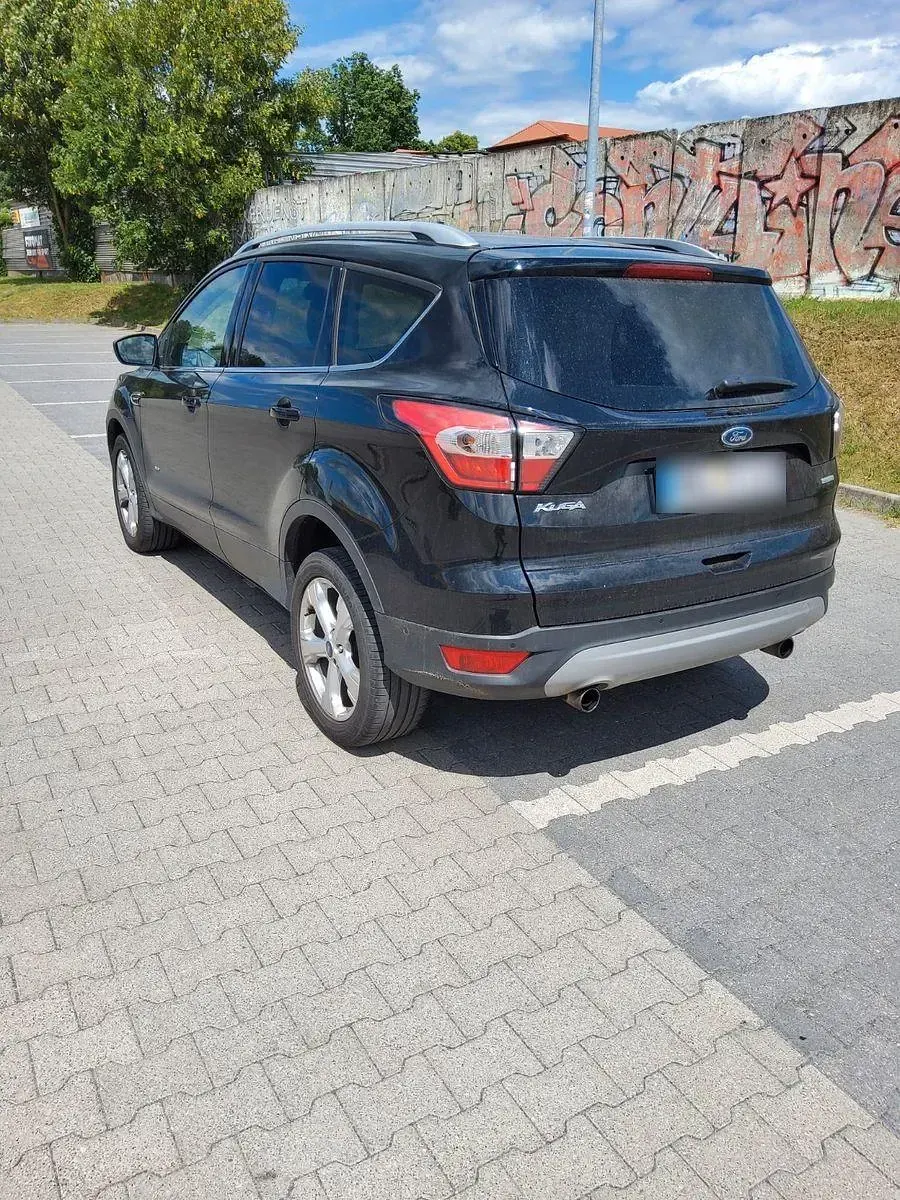Gebraucht Ford Kuga Titanium 182 PS (133 kW) 2018 Schwarz SUV