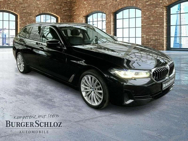 Gebraucht BMW 530 Luxury Line 252 PS (185 kW) 2020 Saphirschwarz metallic Kombi