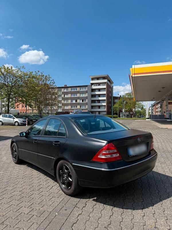 Schwarz Gebraucht 2001 Mercedes C320 Limousine | 3.500 € - Bild 1/4