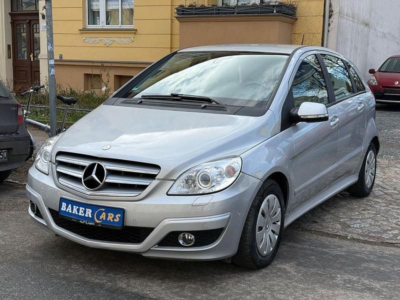Gebraucht Mercedes B170 116 PS (85 kW) 2009 Silber Van / Kleinbus