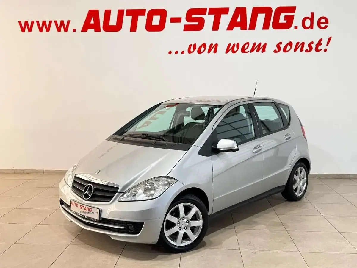 Gebraucht Mercedes A180 109 PS (80 kW) 2011 Silber Limousine