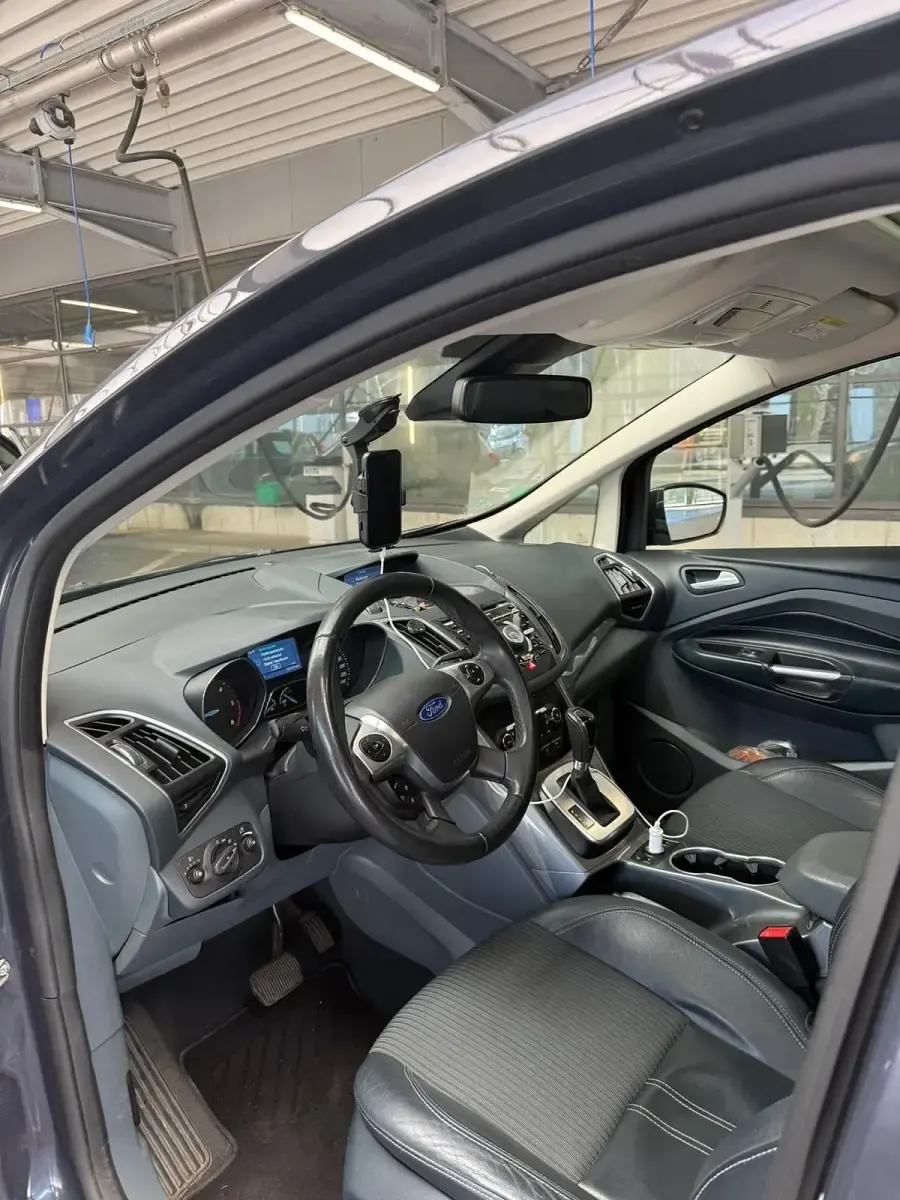 Gebraucht Ford C-MAX 140 PS (102 kW) 2014 Van / Kleinbus