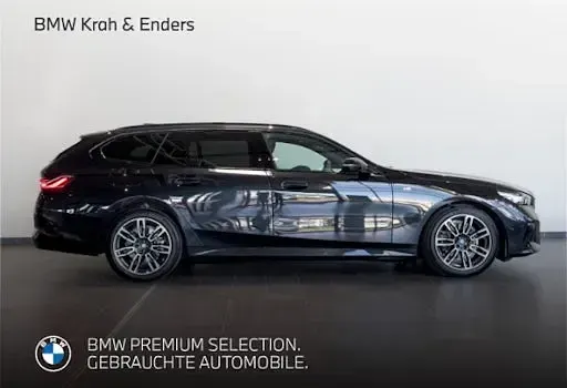 Gebraucht BMW 530e M Sport 299 PS (219 kW) 2024 Schwarz Kombi