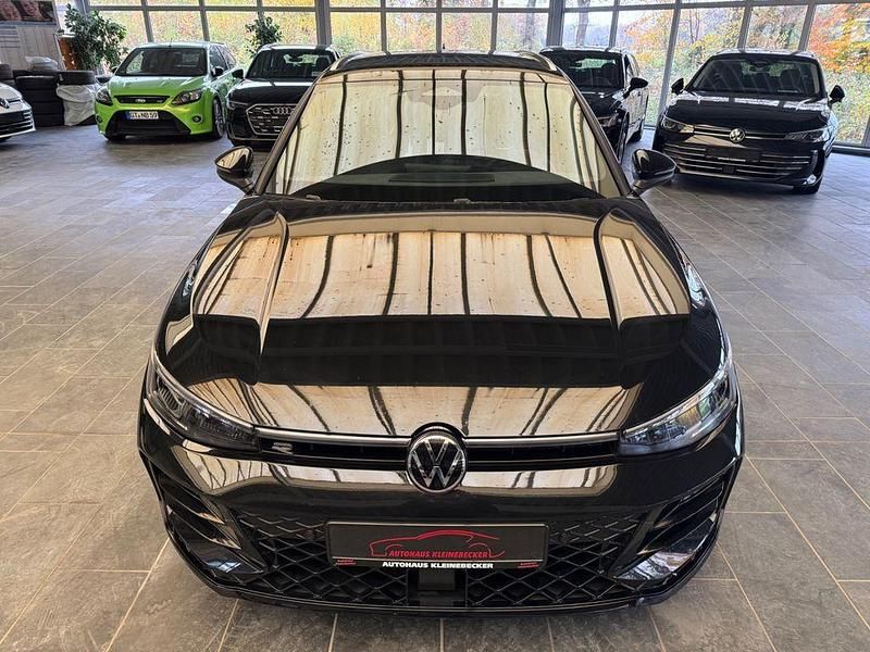 Gebraucht VW Passat R-line 150 PS (110 kW) 2025 Schwarz Kombi