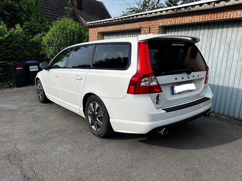 Gebraucht Volvo V70 R-Design 215 PS (158 kW) 2012 Weiß Kombi