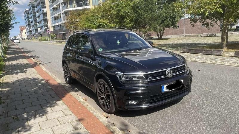 Schwarz Gebraucht 2020 VW Tiguan Highline SUV | 32.900 € (Teuer) - Bild 1/4