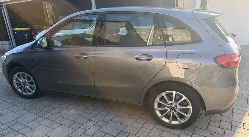 Gebraucht Mercedes B250 218 PS (160 kW) 2021 Grau Kleinwagen