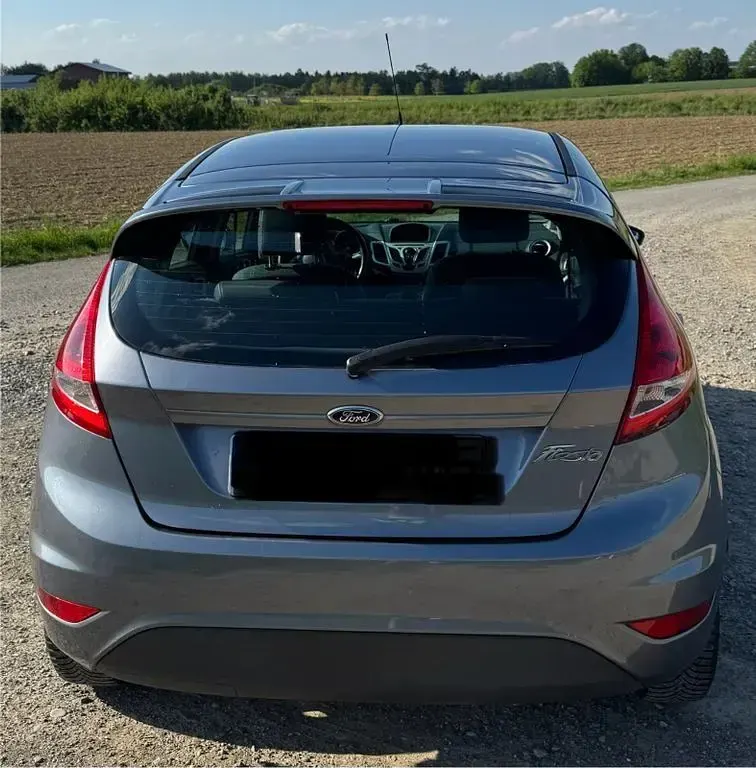 Usata Ford Fiesta Titanium 97 CV (71 kW) 2012 Grigio Berlina