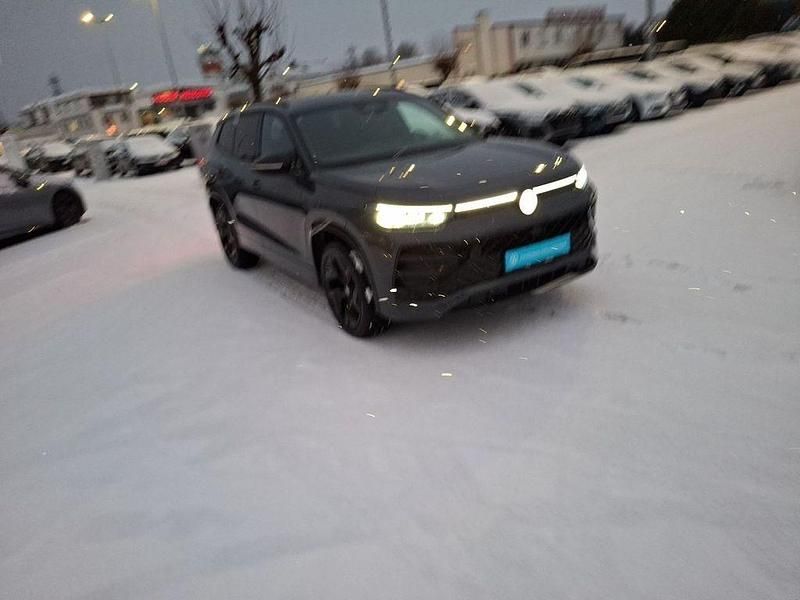 Gebraucht VW Tayron R-line 193 PS (141 kW) 2025 Grau SUV