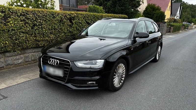 Schwarz Gebraucht 2015 Audi A4 Ambition Kombi | 9.750 € (Superpreis) - Bild 1/4