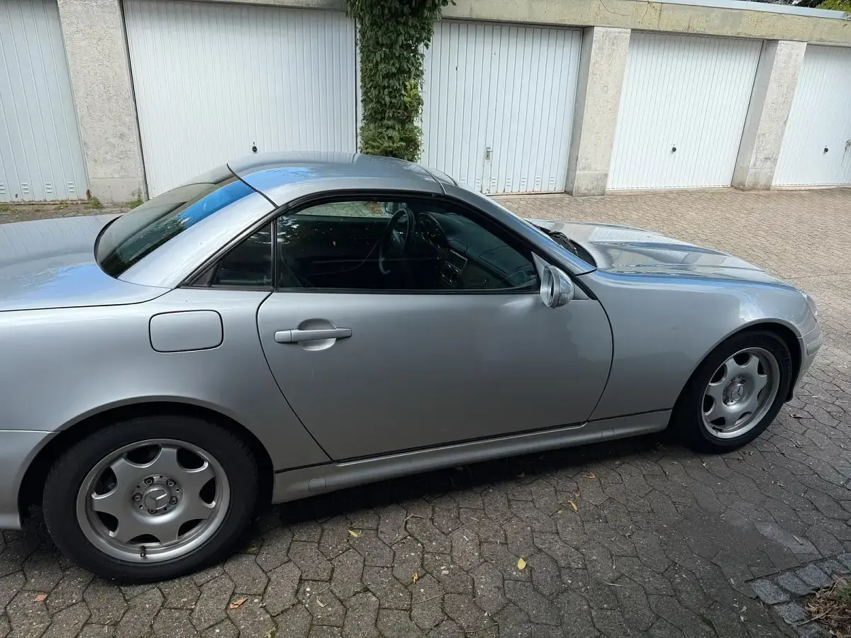 Gebraucht Mercedes SLK200 163 PS (119 kW) 2000 Silber Cabrio