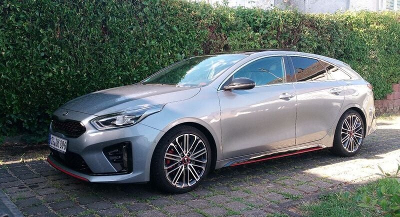 Grau Gebraucht 2020 Kia ProCeed Kleinwagen | 20.400 € (Guter Preis) - Bild 1/4