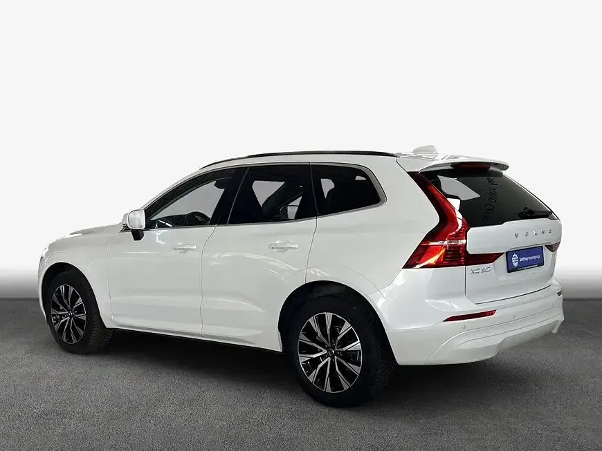 Gebraucht Volvo XC60 Core 250 PS (183 kW) 2024 Crystal weißperleffekt SUV
