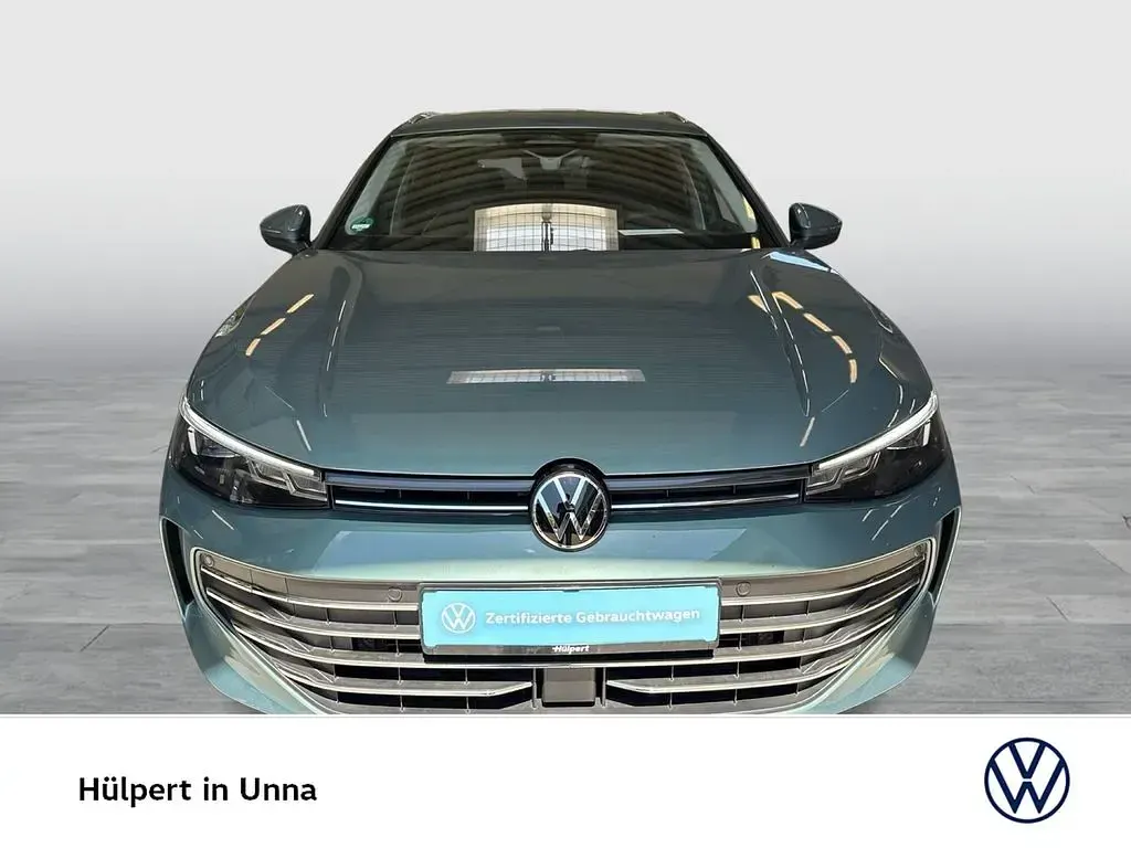Gebraucht VW Passat Business 150 PS (110 kW) 2025 Maripositgrün metallic Kombi