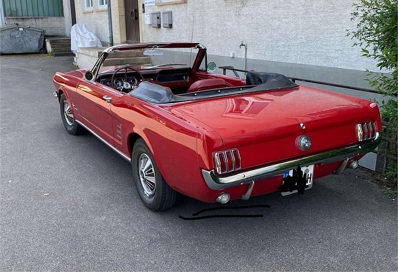 Second-hand Ford Mustang 122 CP (89 kW) 1966 Roșu Cabrio