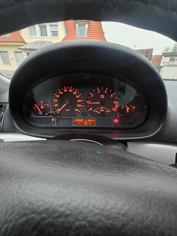 Gebraucht BMW 318 143 PS (105 kW) 2002 Grau Limousine