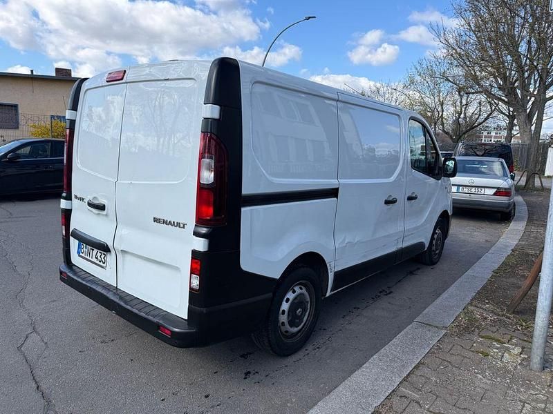 Gebraucht Renault Trafic 95 PS (69 kW) 2017 Weiß Van / Kleinbus