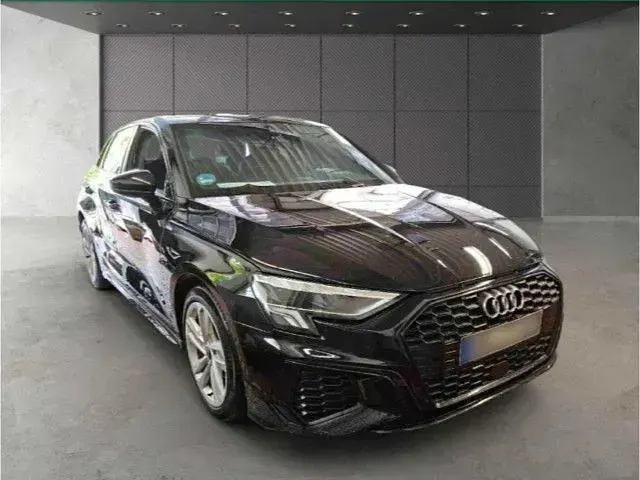 Gebraucht Audi A3 S-Line 116 PS (85 kW) 2023 Mythosschwarz metallic Limousine