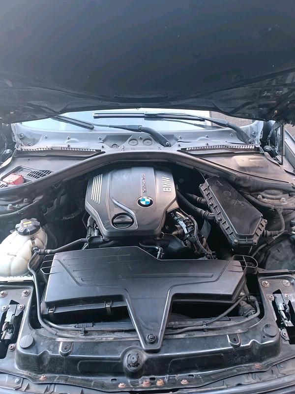 Gebraucht BMW 318 150 PS (110 kW) 2016 Schwarz Limousine