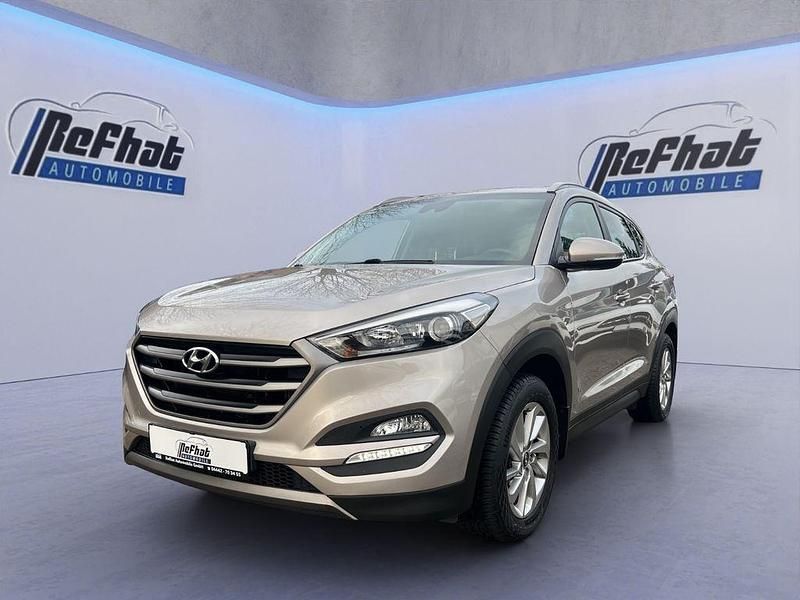 Gebraucht Hyundai Tucson Intro Edition 177 PS (130 kW) 2015 Weiß SUV