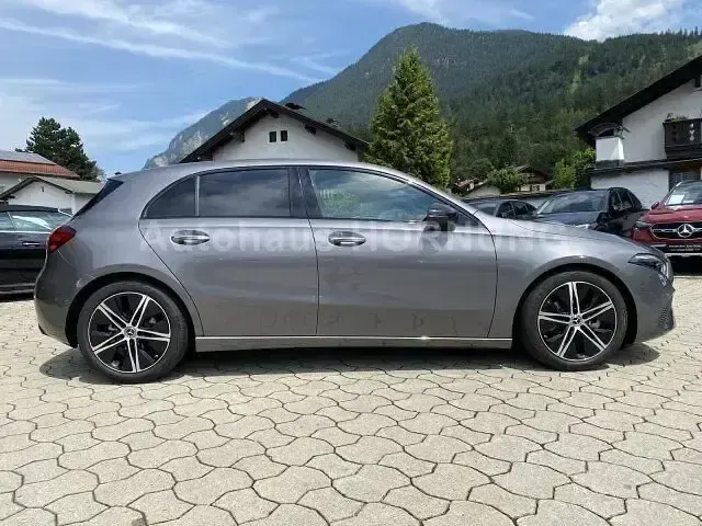 Gebraucht Mercedes A200 Progressive 163 PS (119 kW) 2026 Grau