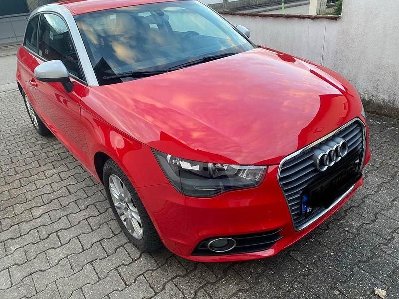 Gebraucht Audi A1 Ambition 90 PS (66 kW) 2012 Rot Kleinwagen