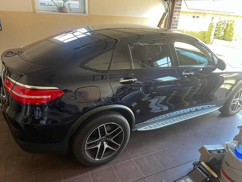 Blau Gebraucht 2019 Mercedes GLC350 Night Coupé | 35.000 € (Fairer Preis) - Bild 1/4