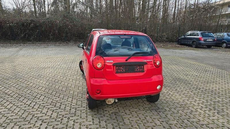 Gebraucht Chevrolet Matiz 52 PS (38 kW) 2010 Rot Kleinwagen