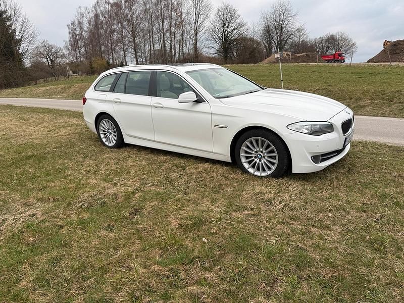 Gebraucht BMW 525 204 PS (150 kW) 2011 Weiß Kombi