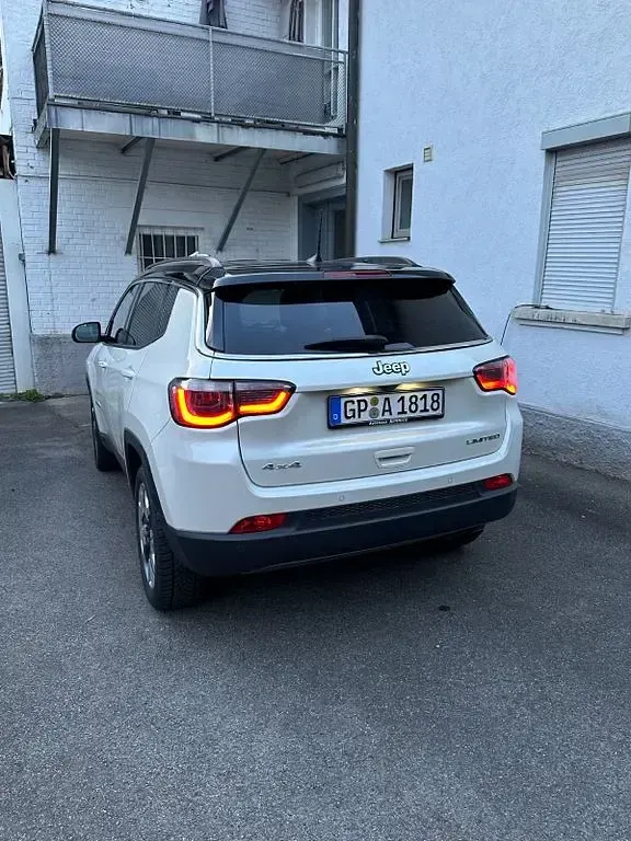 Gebraucht Jeep Compass Limited 170 PS (125 kW) 2019 Weiß SUV