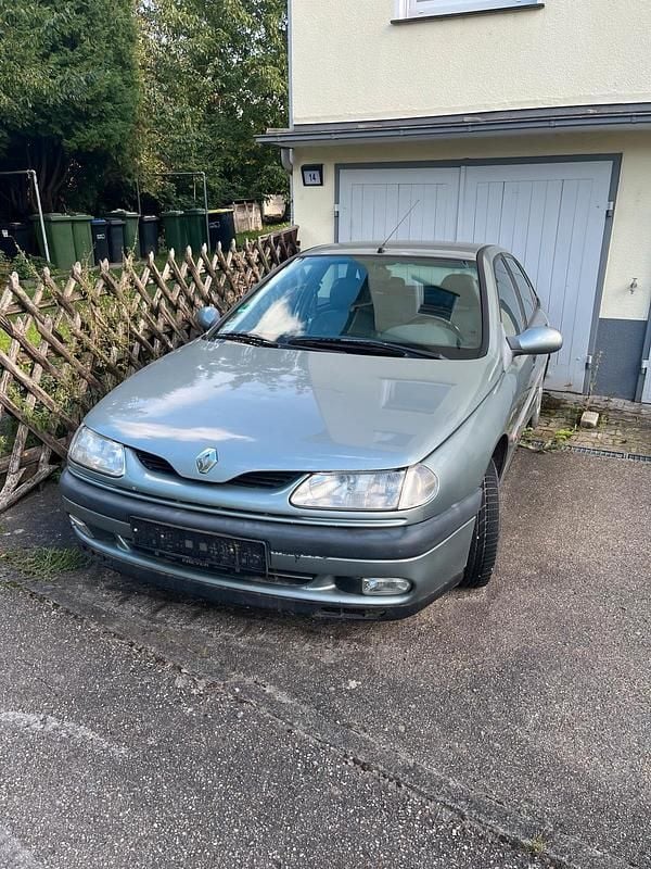 Andere farben Gebraucht 1997 Renault Laguna Limousine | 2.500 € - Bild 1/4