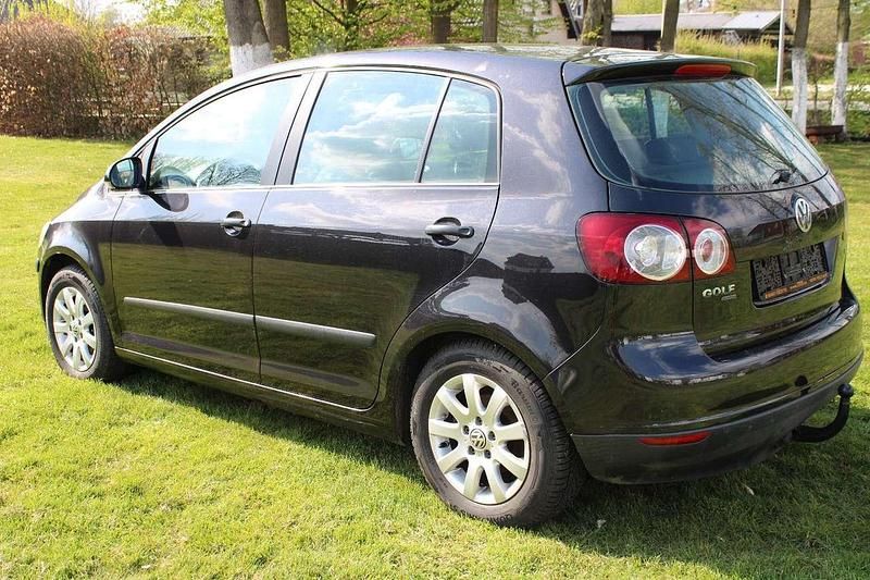 Gebraucht VW Golf IV Trendline 105 PS (77 kW) 2005 Black magic perleffekt Kleinwagen