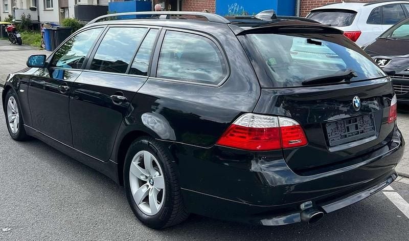 Second-hand BMW 520 177 CP (130 kW) 2008 Negru Break