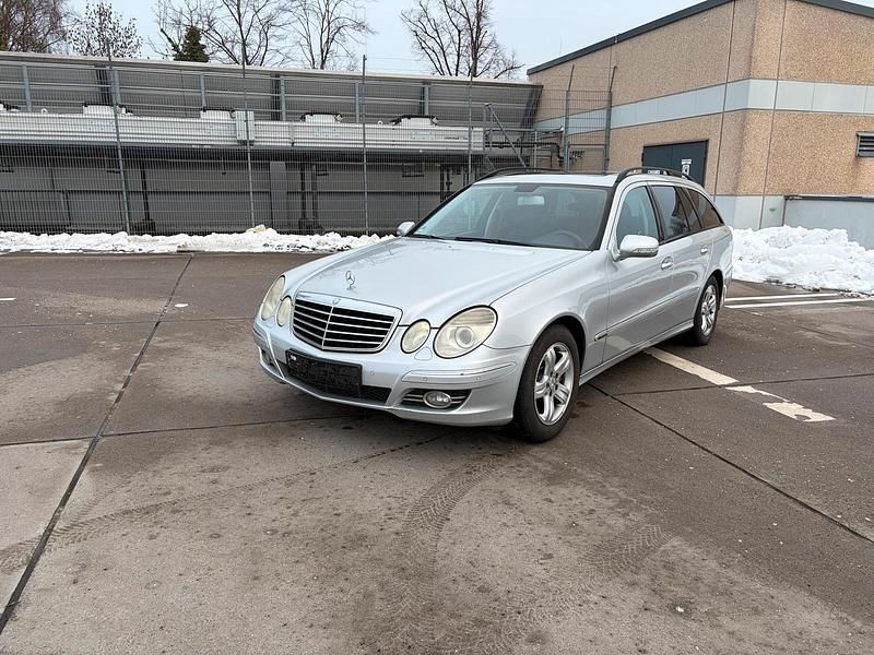 Silber Gebraucht 2006 Mercedes E320 Kombi | 4.800 € (Fairer Preis) - Bild 1/4