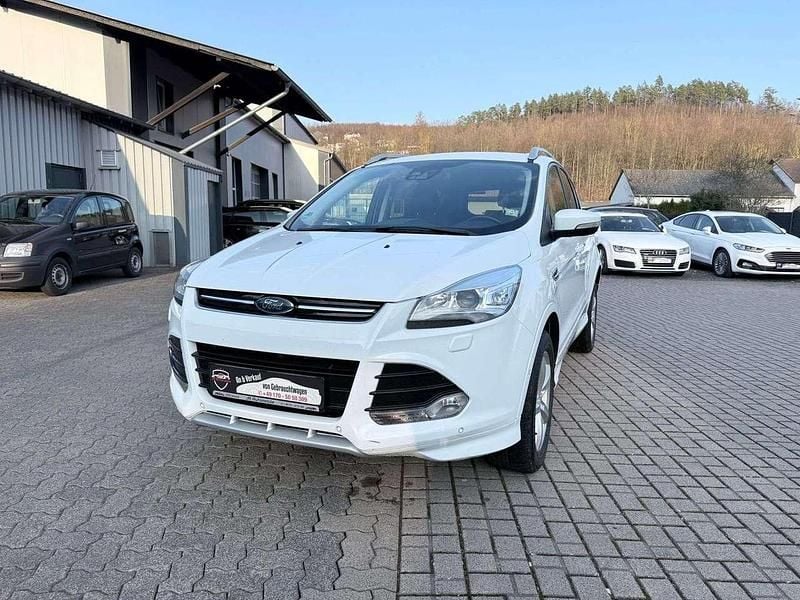 Gebraucht Ford Kuga Individual 179 PS (131 kW) 2016 Frostweiß SUV