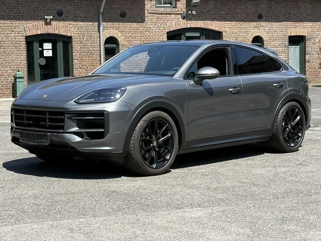 Gebraucht Porsche Cayenne 354 PS (260 kW) 2024 Grau SUV