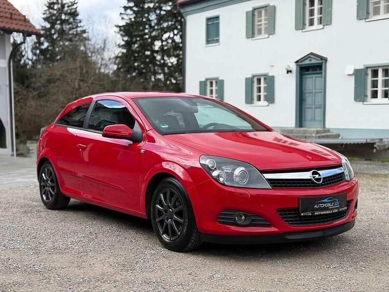 Gebraucht Opel Astra GTC Innovation 116 PS (85 kW) 2008 Powerrot b Kleinwagen